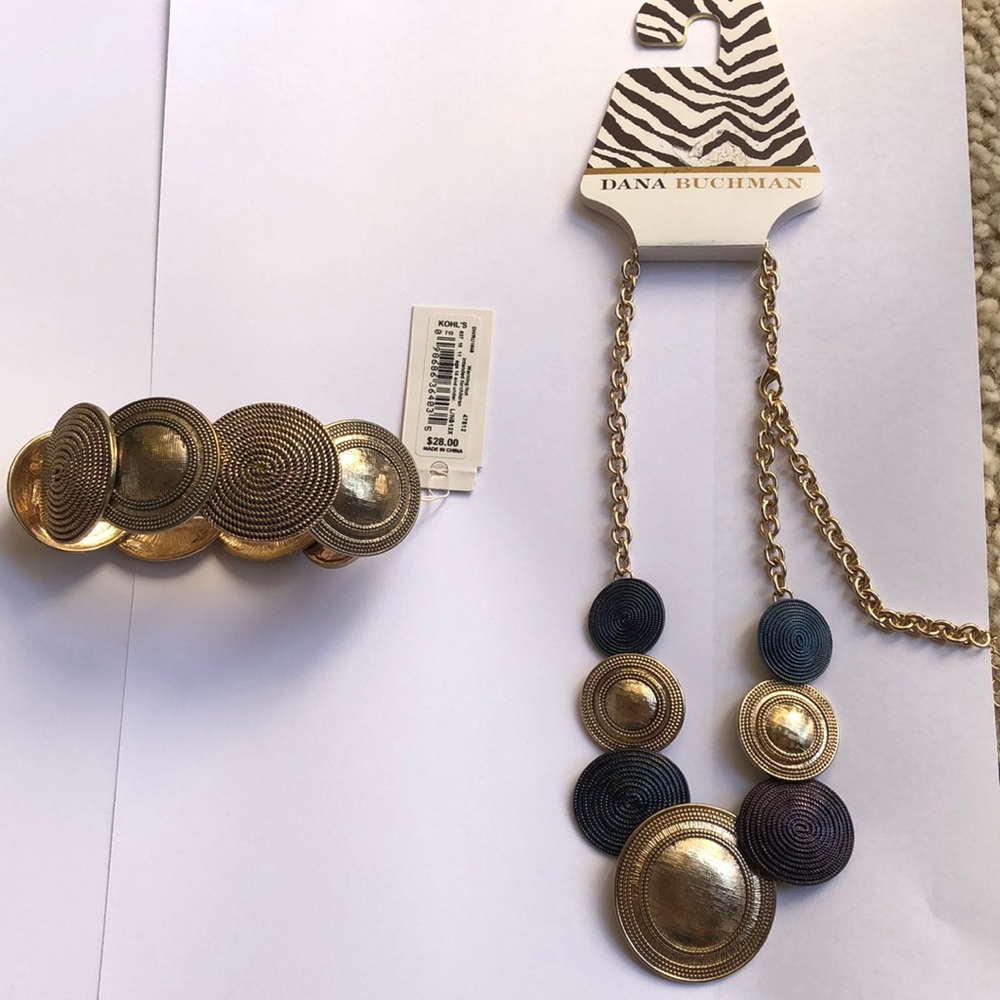 Classy necklace with matching bracelet.